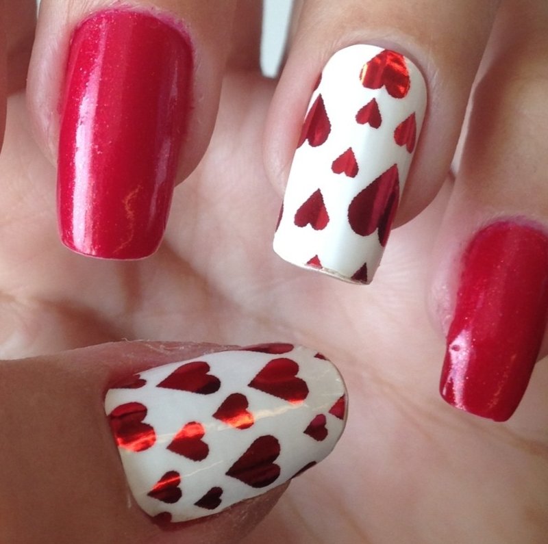 uñas decoradas corazones